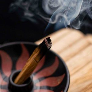 Handgefertigter Palo Santo- und Räucherstäbchenhalter  - Motiv FEUER